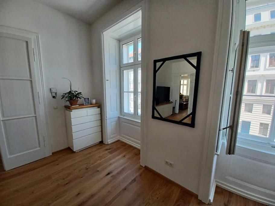 Sehr Zentral Gelegen Apartment เวียนนา ภายนอก รูปภาพ