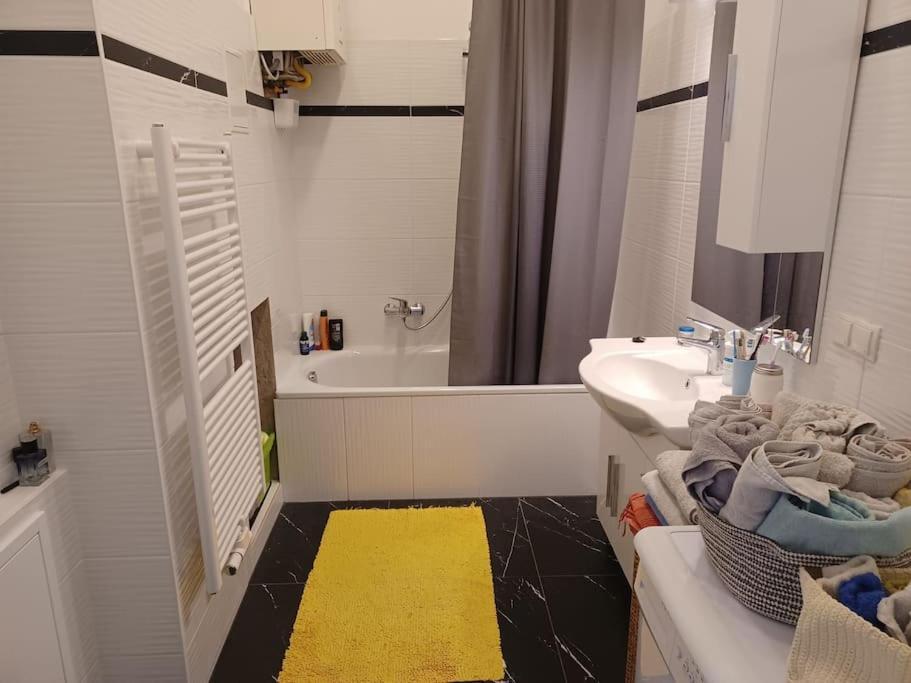 Sehr Zentral Gelegen Apartment เวียนนา ภายนอก รูปภาพ